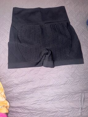 Seamless Black High-Waist Shaping Shorts